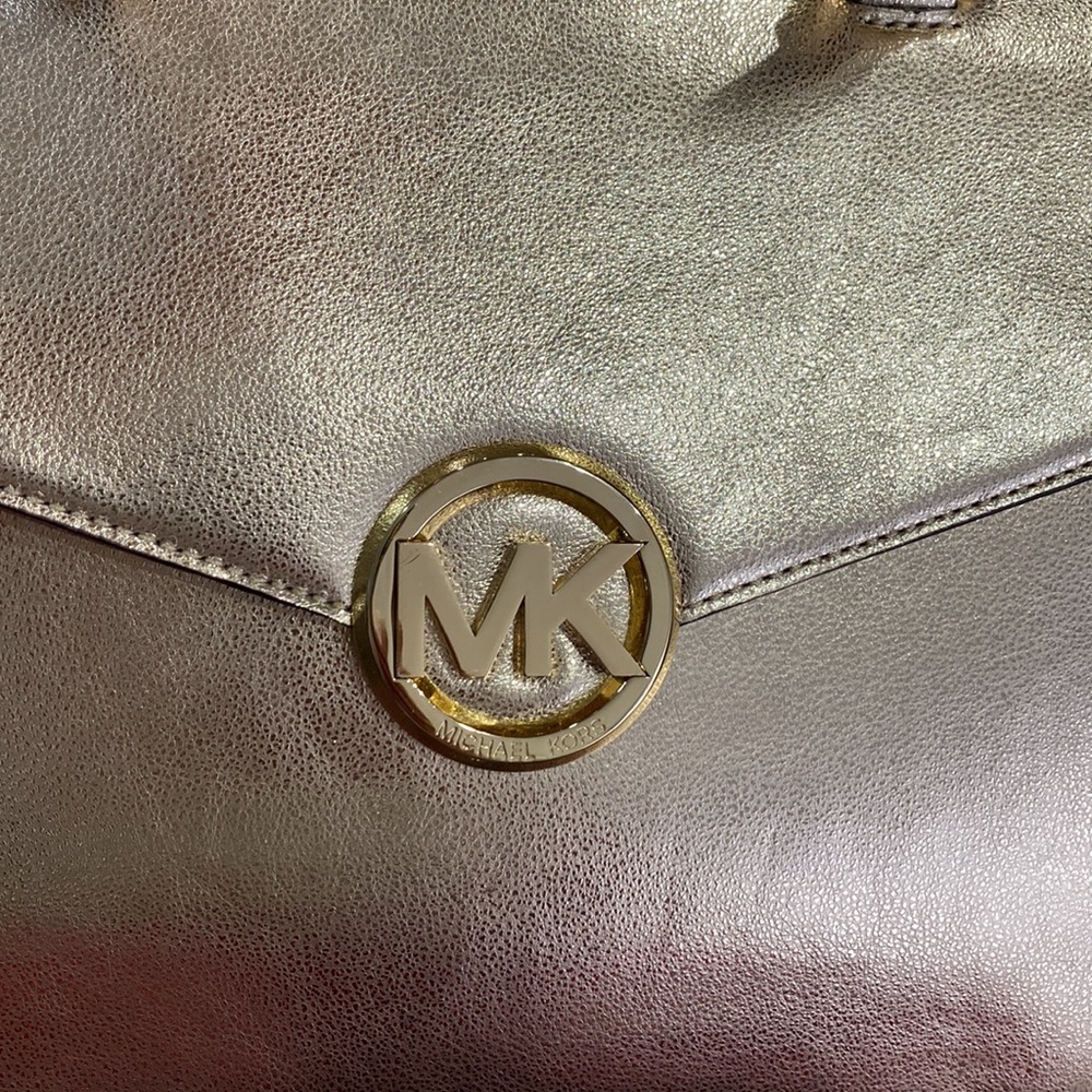 💕 Michael Kors gold leather large top satchel bag gorgeous 💕 - Picture 5 of 17